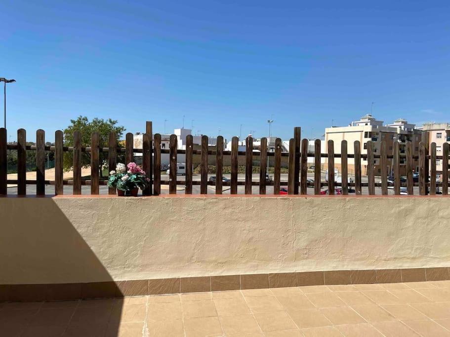 Atico Santa Lucia Terraza Y Parking Gratuitos Apartman Alcalá de Guadaira Kültér fotó